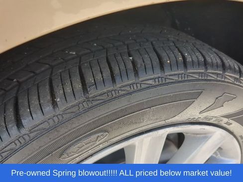 Used 2012 Toyota Camry XLE FWD image 19