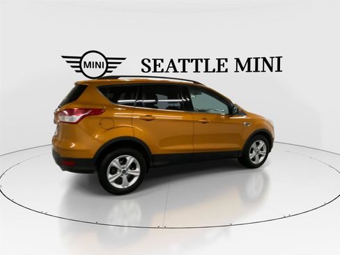 Used 2016 Ford Escape SE w/ Equipment Group 201A image 12