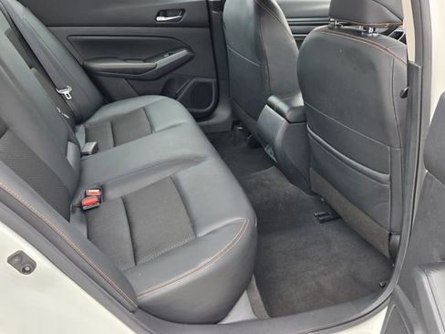 Used 2022 Nissan Altima 2.5 SR FWD image 14