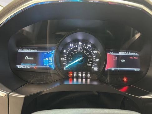 Used 2015 Ford Edge Titanium image 10