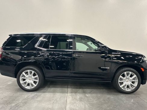 Used 2021 Chevrolet Tahoe High Country w/ Premium Package RWD image 3