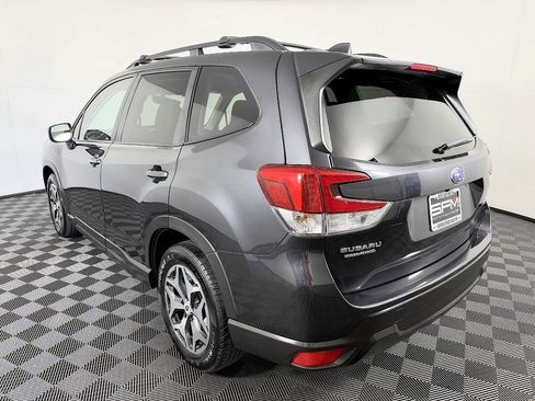 Used 2019 Subaru Forester Premium AWD/4WD image 16