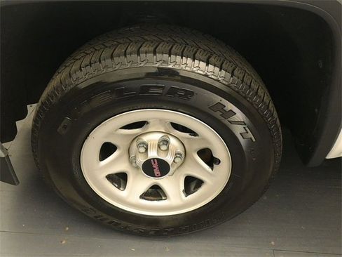 Used 2017 GMC Sierra 1500 2WD Regular Cab image 14