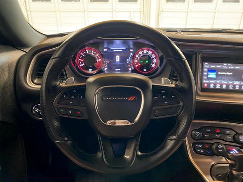 Used 2022 Dodge Challenger GT w/ Driver Convenience Group image 15