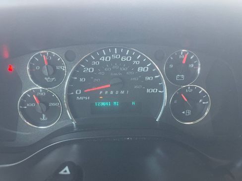 Used 2021 Chevrolet Express 2500 w/ Driver Convenience Package RWD image 10