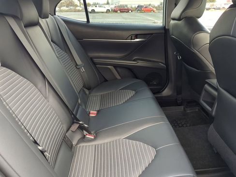 Used 2021 Toyota Camry SE image 7
