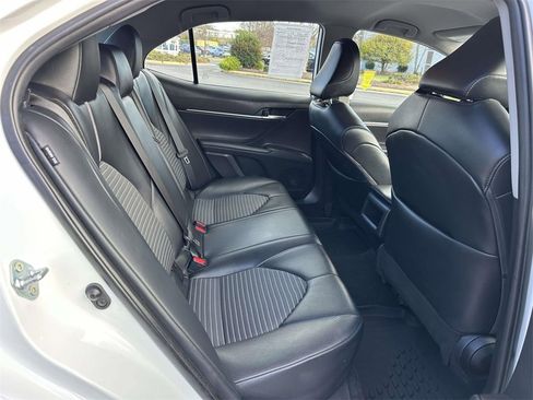 Used 2023 Toyota Camry SE image 12