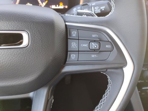 New 2025 Jeep Grand Cherokee Laredo w/ Trailer Tow Package image 35