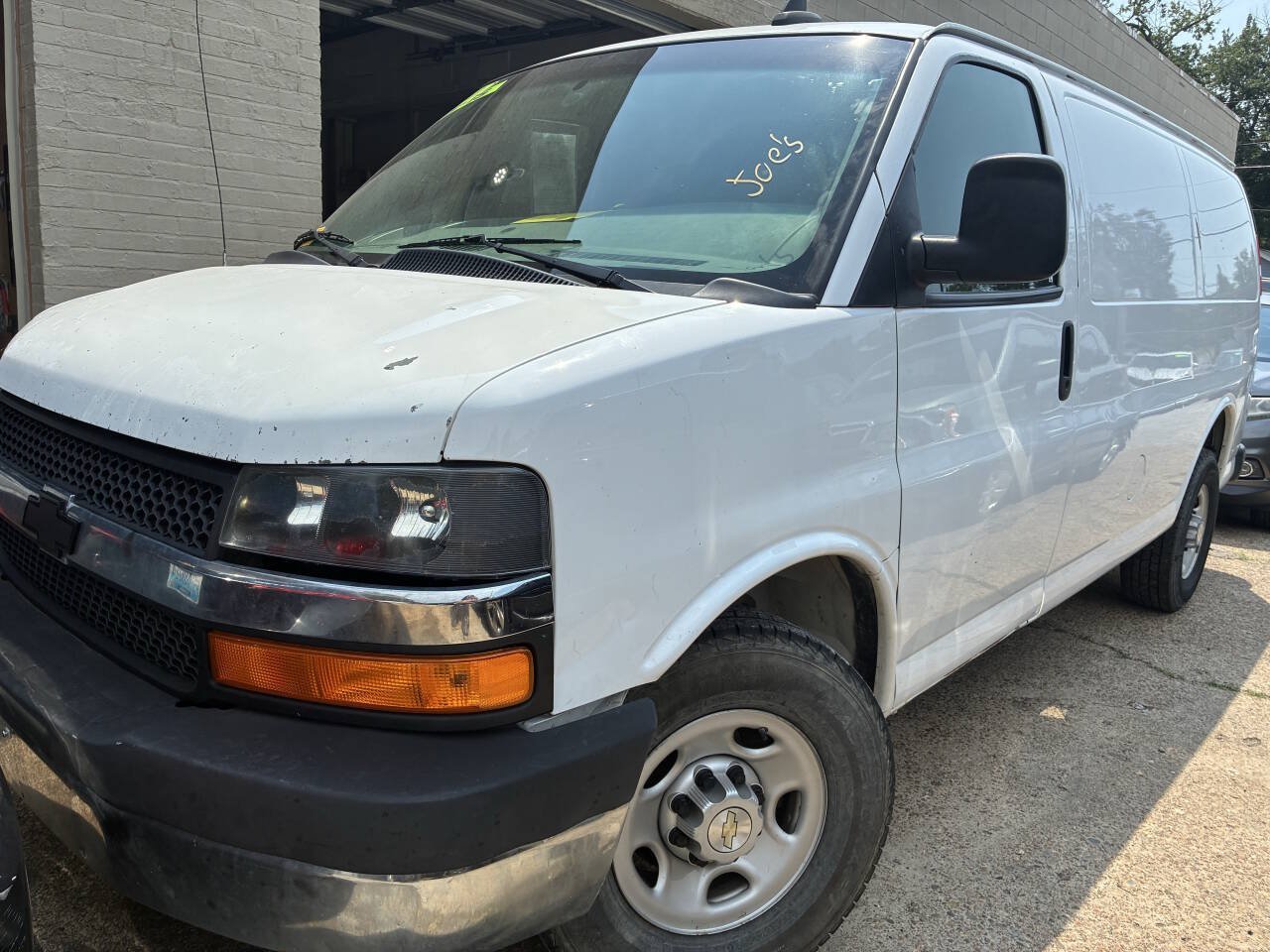 Used 2020 Chevrolet Express 2500 w/ Enhanced Convenience Package RWD image 2