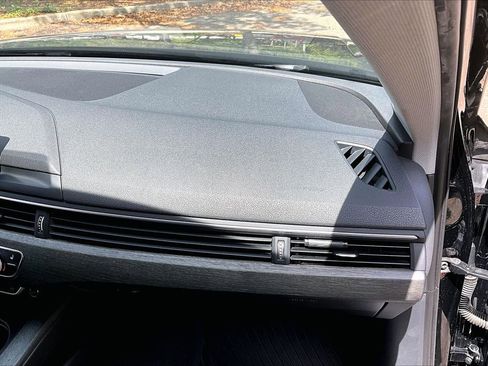 Used 2019 Audi A4 2.0T Premium image 22