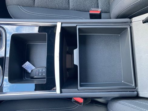 Used 2026 Chevrolet Traverse LT image 35