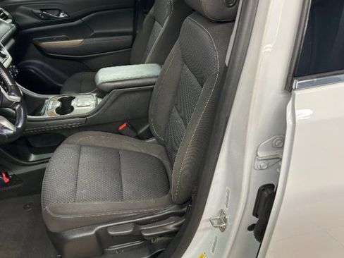 Used 2020 GMC Acadia SLE image 7