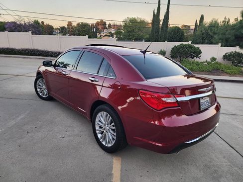 Used 2011 Chrysler 200 Limited image 6