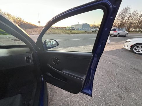 Used 2006 Pontiac Torrent 2WD w/ Preferred Package image 22