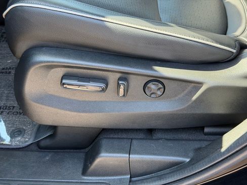 Used 2025 Honda Odyssey Elite image 14