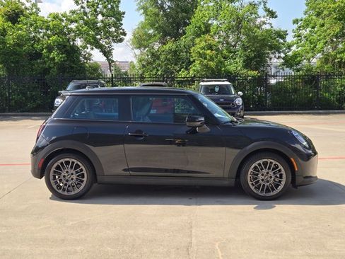 Certified 2025 MINI Cooper S image 4