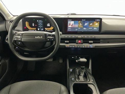 Used 2025 Kia K4 FWD image 9