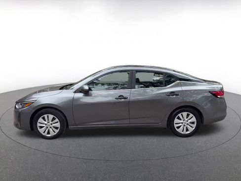 Used 2025 Nissan Sentra S image 9