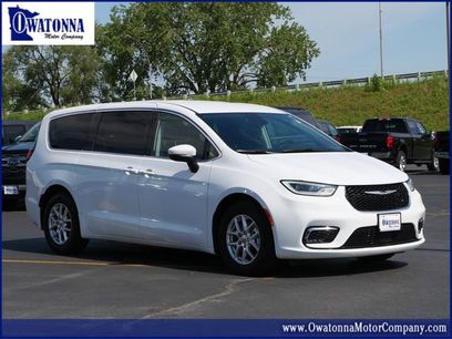 Used 2023 Chrysler Pacifica Touring-L
