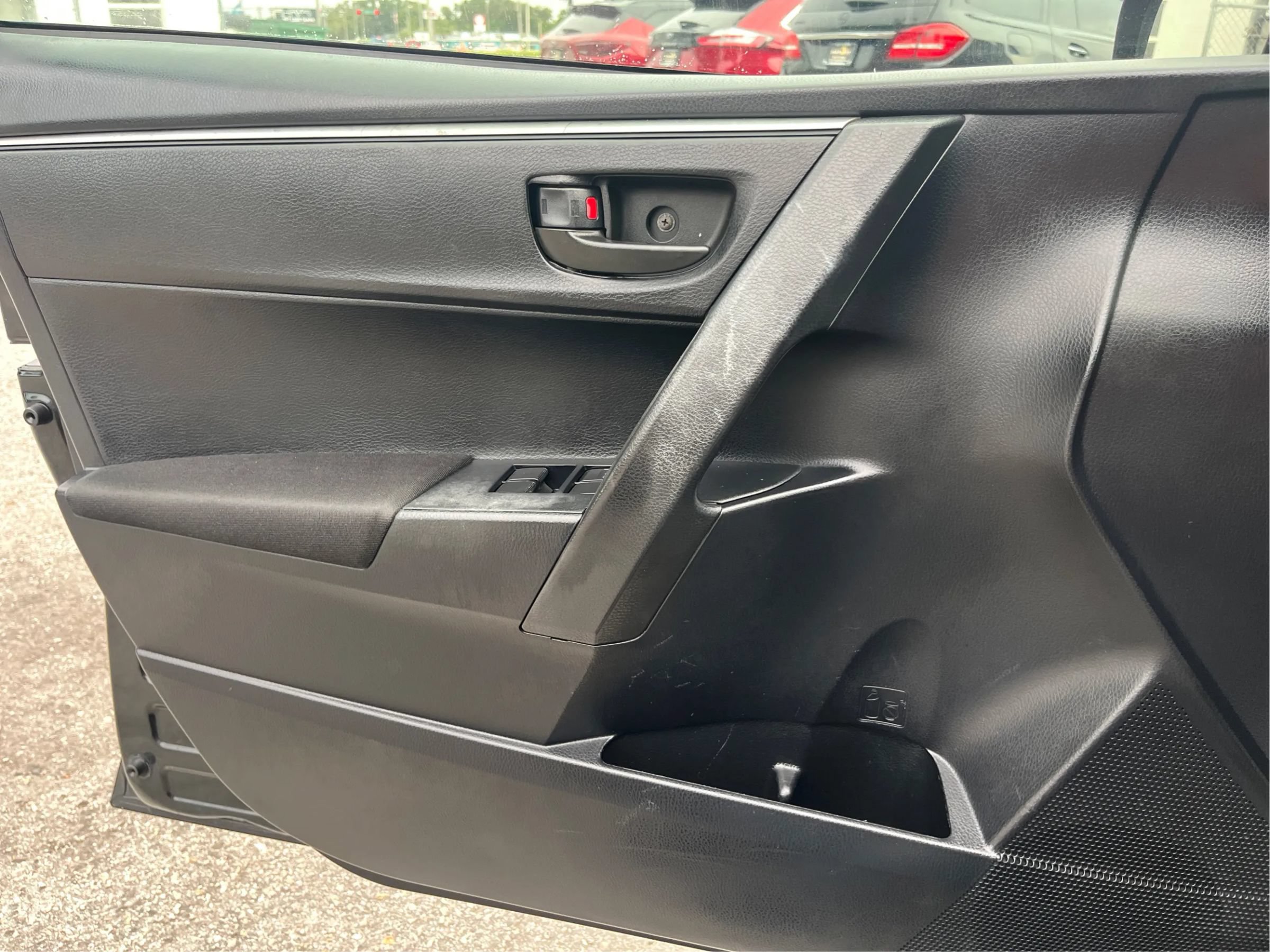 Used 2016 Toyota Corolla L FWD image 19