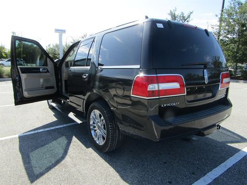 Used 2010 Lincoln Navigator 2WD image 15