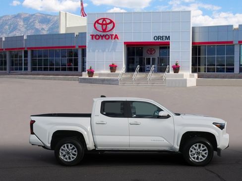 New 2026 Toyota Tacoma SR5 image 3