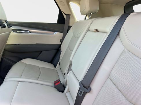 Used 2021 Cadillac XT5 Premium Luxury image 14