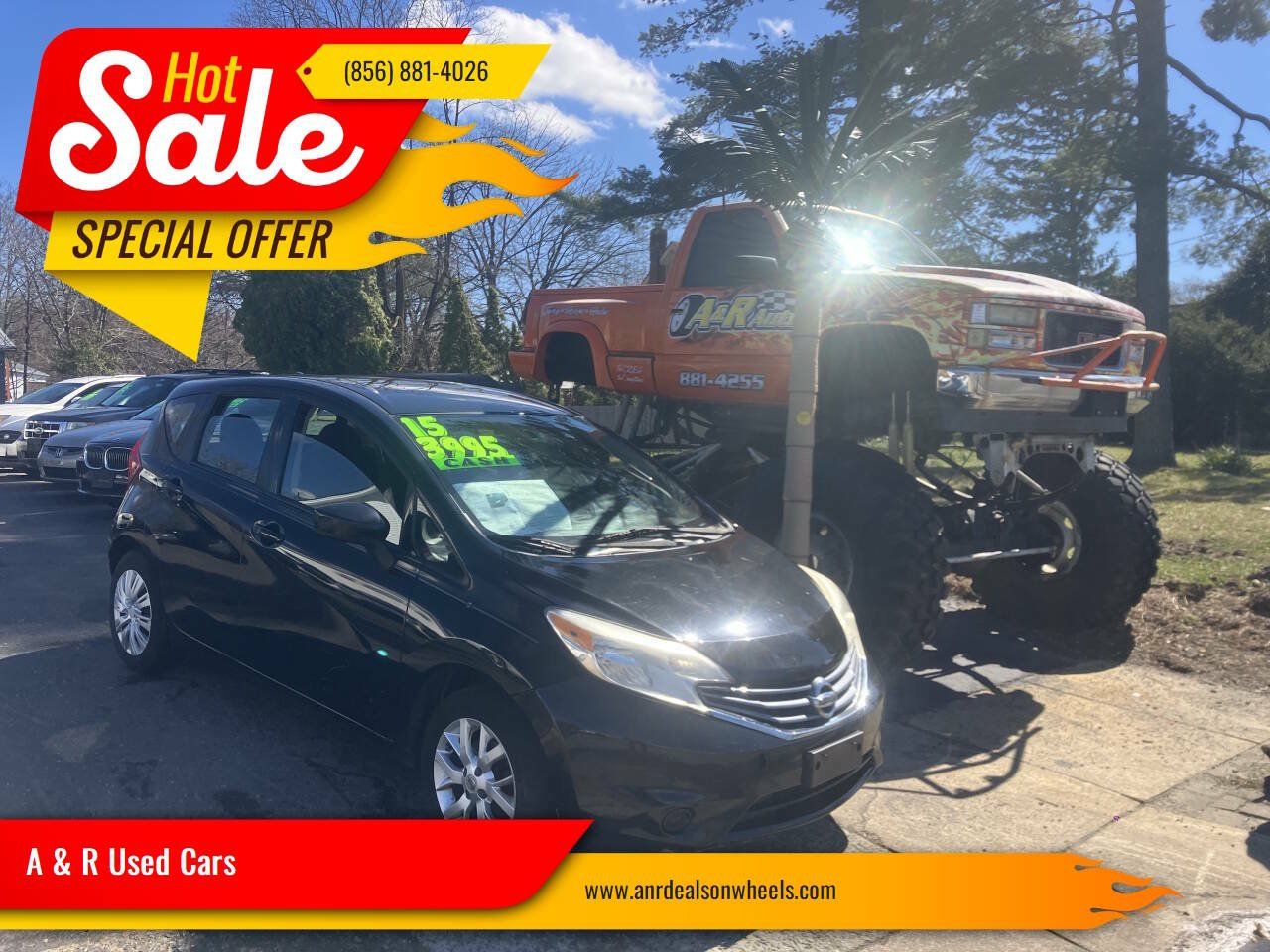 Used 2015 Nissan Versa Note SV FWD image 1