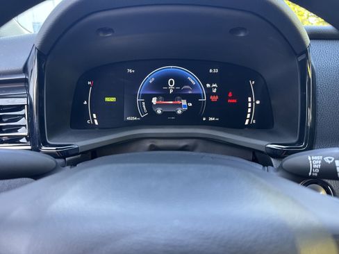 Used 2025 Toyota Camry SE image 19