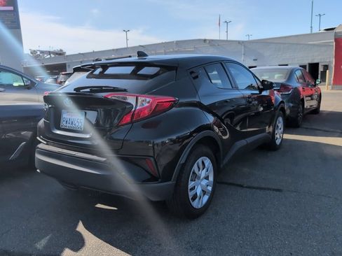 Used 2021 Toyota C-HR LE FWD image 4