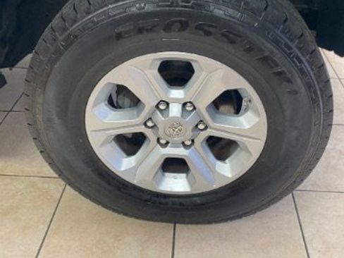 Used 2018 Toyota 4Runner SR5 Premium AWD/4WD image 22