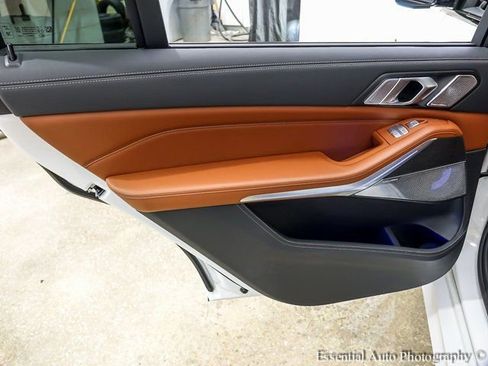 Used 2025 BMW ALPINA XB7 image 32