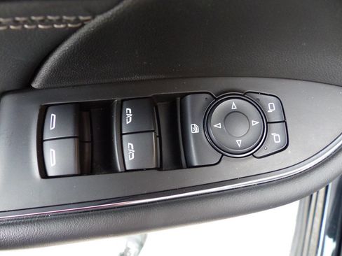 Used 2023 Buick Envision Preferred w/ Premium Seat Package image 19