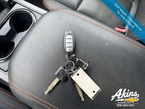 Used 2021 Nissan Titan PRO-4X w/ Pro-4x Convenience Package image 24