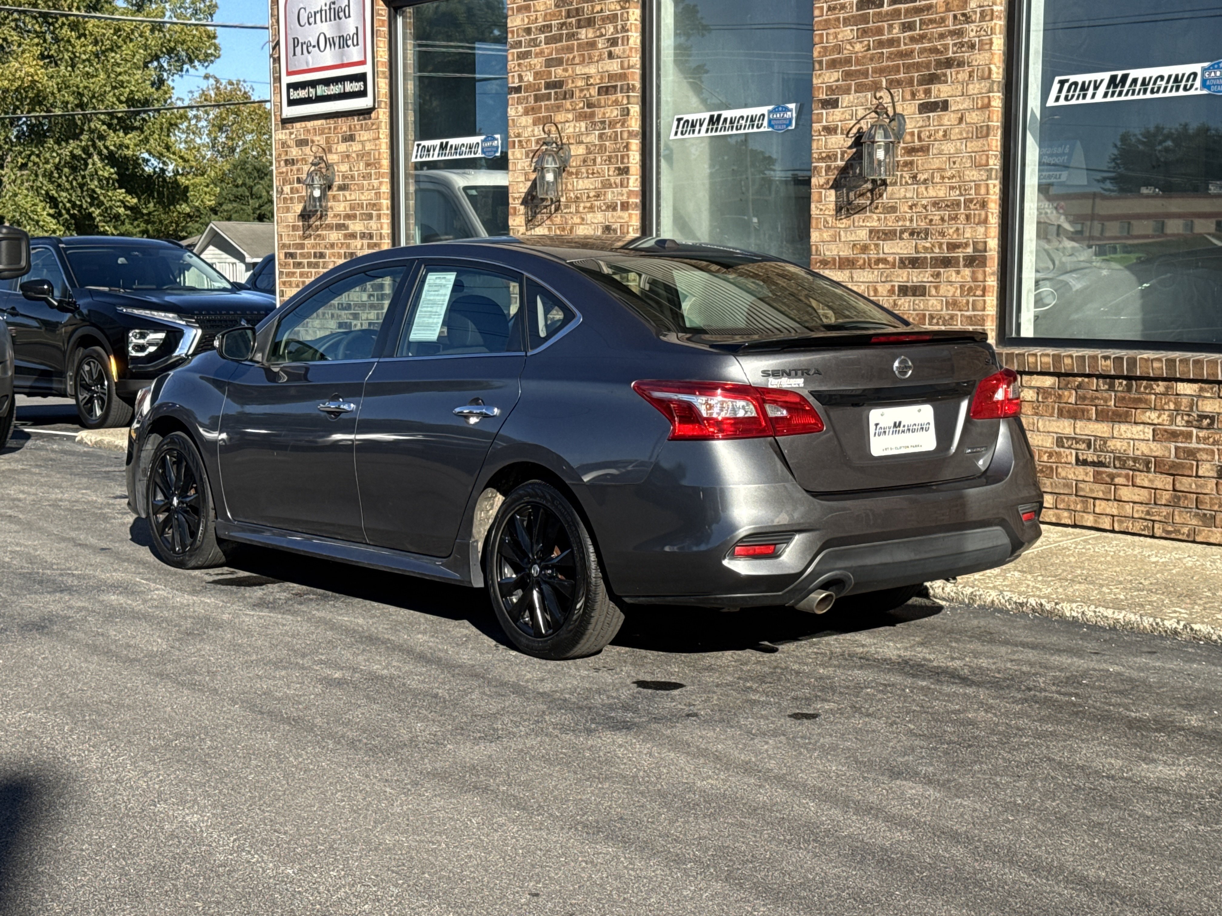 Used 2018 Nissan Sentra SR w/ SR Midnight Edition Package FWD image 3