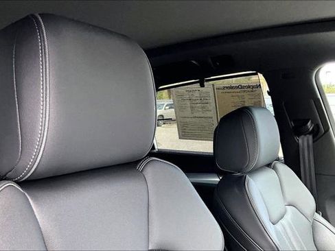 Certified 2025 Audi Q5 2.0T Premium Plus w/ Premium Plus Package AWD/4WD image 22
