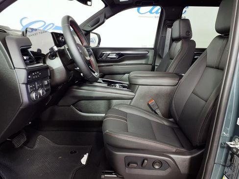 Used 2026 Chevrolet Suburban RST w/ Comfort Package AWD/4WD image 5