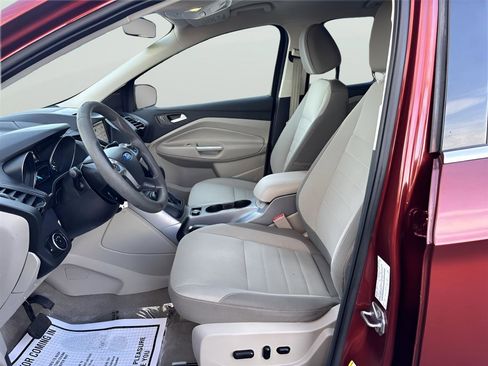 Used 2016 Ford Escape SE w/ Equipment Group 201A image 12