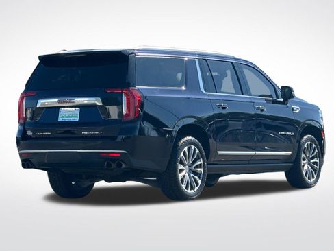 Used 2021 GMC Yukon XL Denali w/ Denali Premium Package AWD/4WD image 3
