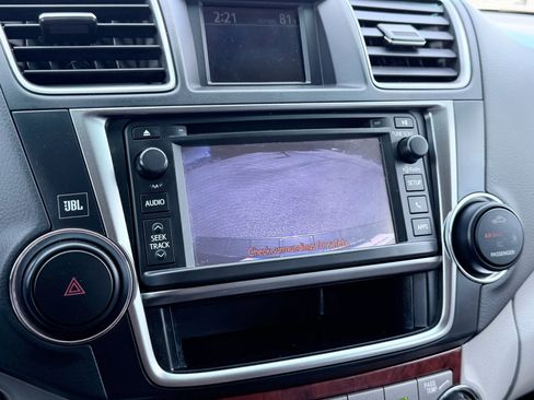 Used 2013 Toyota Highlander Limited FWD image 18