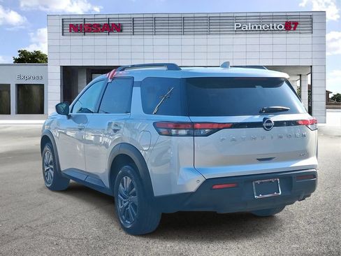 Certified 2024 Nissan Pathfinder SV FWD image 4
