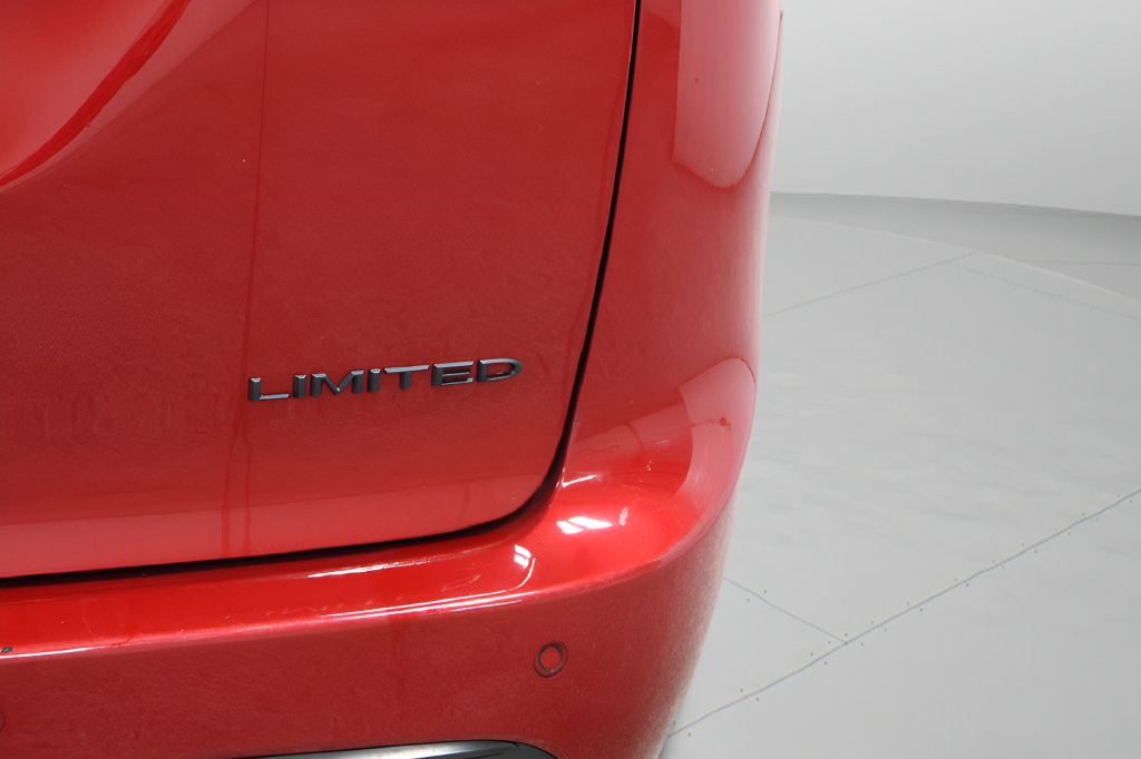 Used 2026 Chrysler Pacifica Limited w/ S Appearance Package FWD image 34
