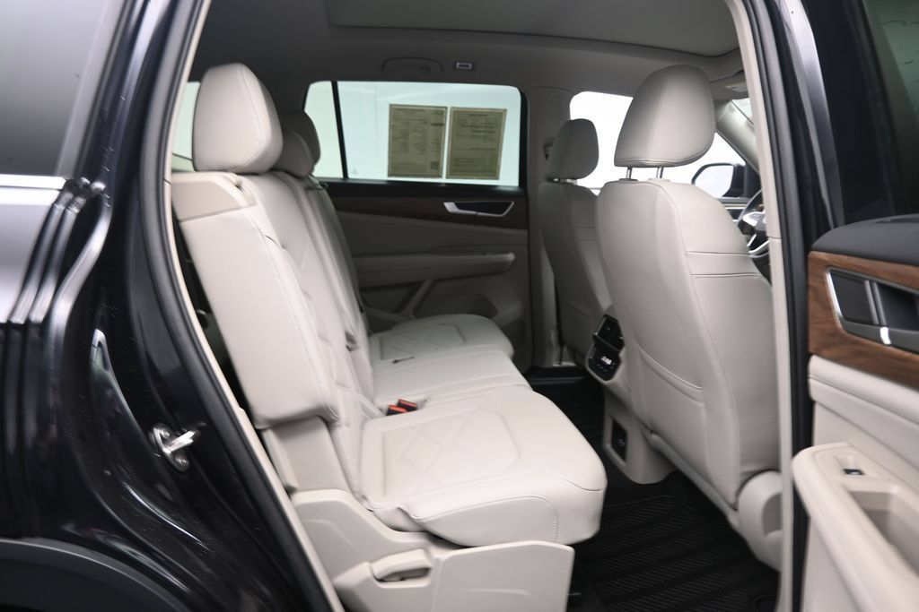 Used 2026 Volkswagen Atlas SE FWD image 30