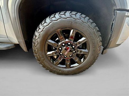 Used 2024 GMC Sierra 2500 AT4 w/ AT4 Premium Plus Package AWD/4WD image 8