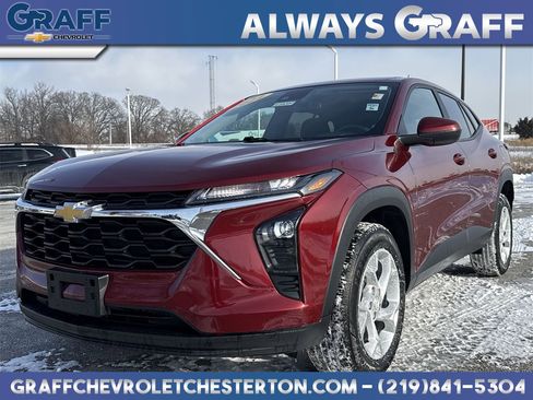 Used 2024 Chevrolet Trax LS w/ LS Convenience Package image 1