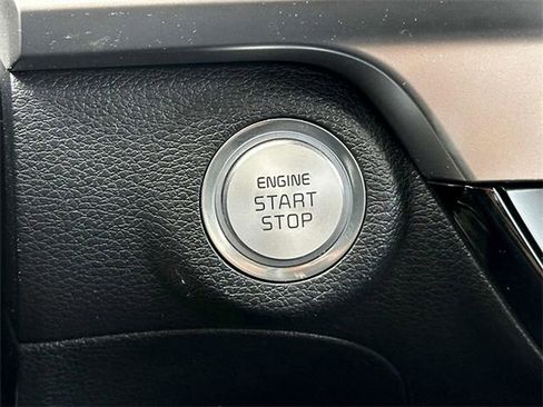 Used 2025 Kia Telluride S FWD image 21