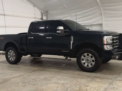 Used 2023 Ford F250 Lariat w/ Lariat Ultimate Package AWD/4WD image 6