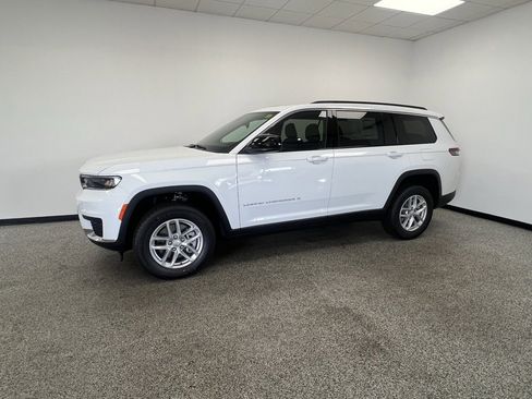 New 2025 Jeep Grand Cherokee L Laredo image 22