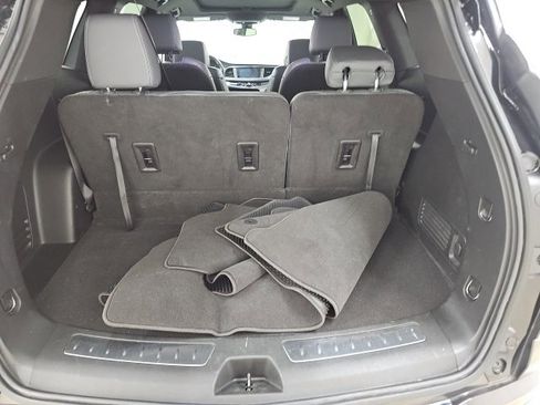 Used 2023 Buick Enclave Essence w/ Experience Buick Package image 6