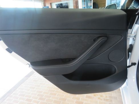 Used 2021 Tesla Model 3 Long Range AWD/4WD image 17